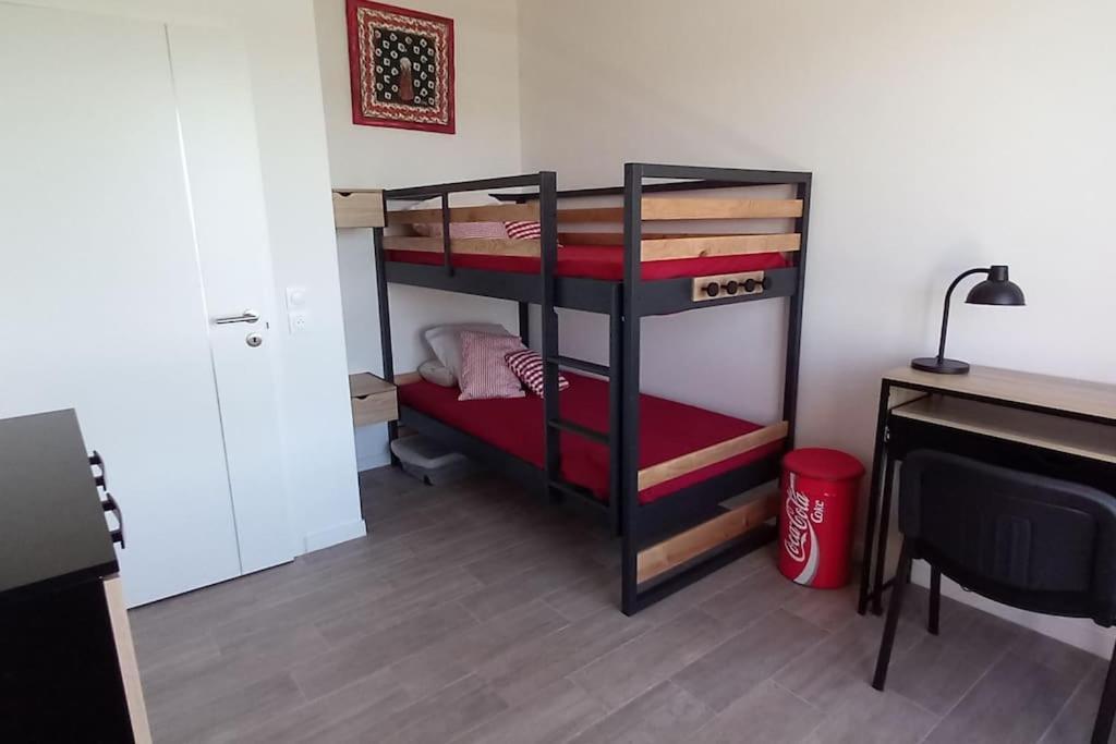 Appartement Climatise Au Coeur De La Provence Lac Et Parcs D'Attractions 10Mn Avignon Monteux Exterior foto